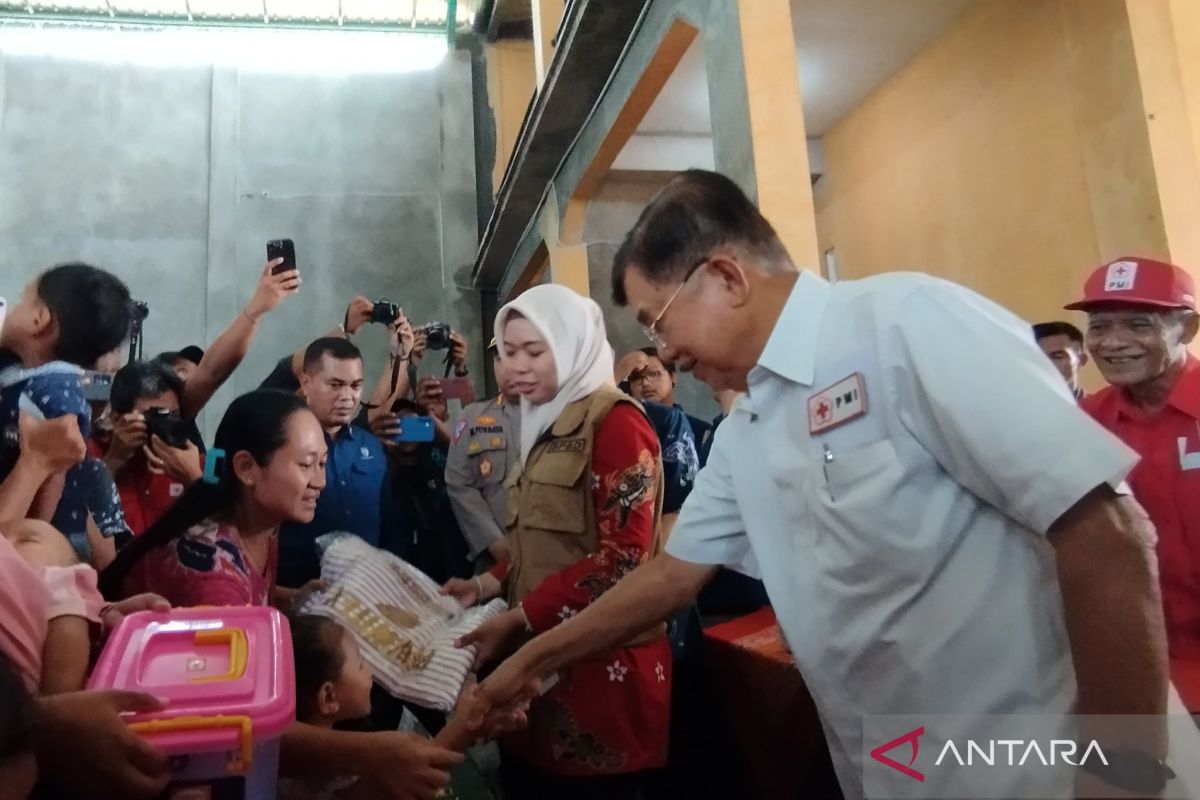 Jusuf Kalla tegaskan PMI siap penuhi kebutuhan pengungsi banjir Demak