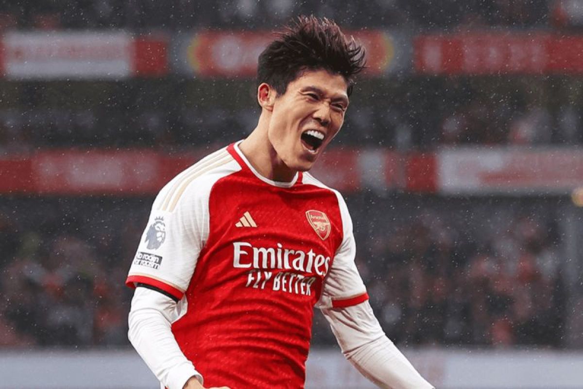 Arsenal resmi perpanjang kontrak Takehiro