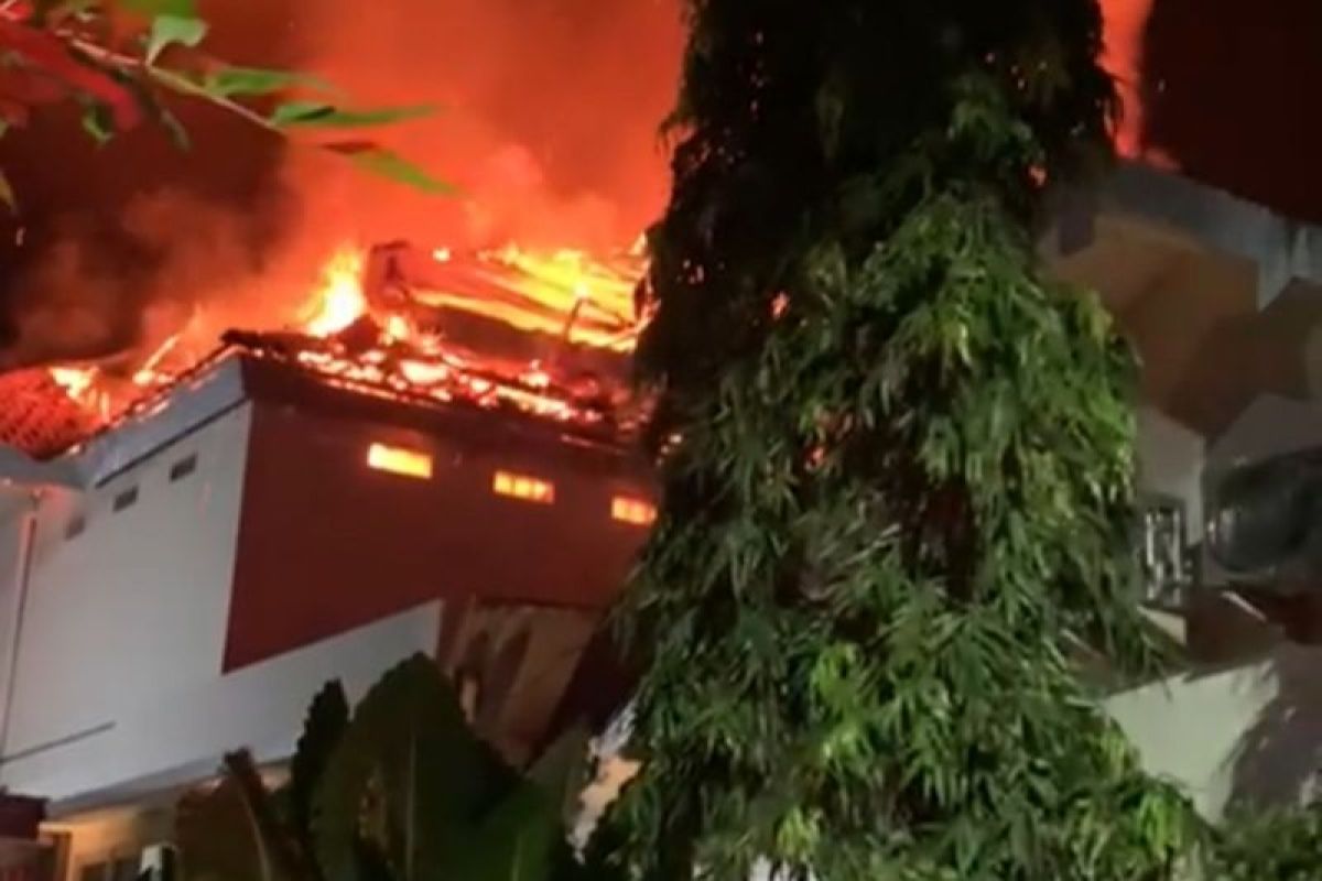 Ruang arsip Rumah Sakit Gatoel Kota Mojokerto terbakar