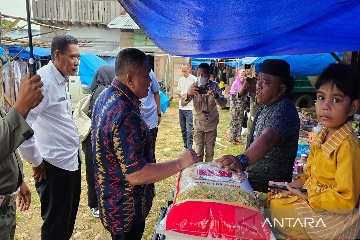 Bupati Muna Barat sidak harga dan stok sembako selama Ramadhan