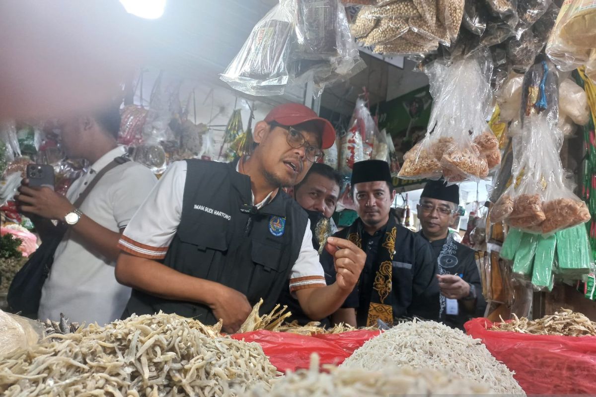 Komisi IX DPR bersama Pemkot Depok awasi makanan dan minuman di Pasar Depok