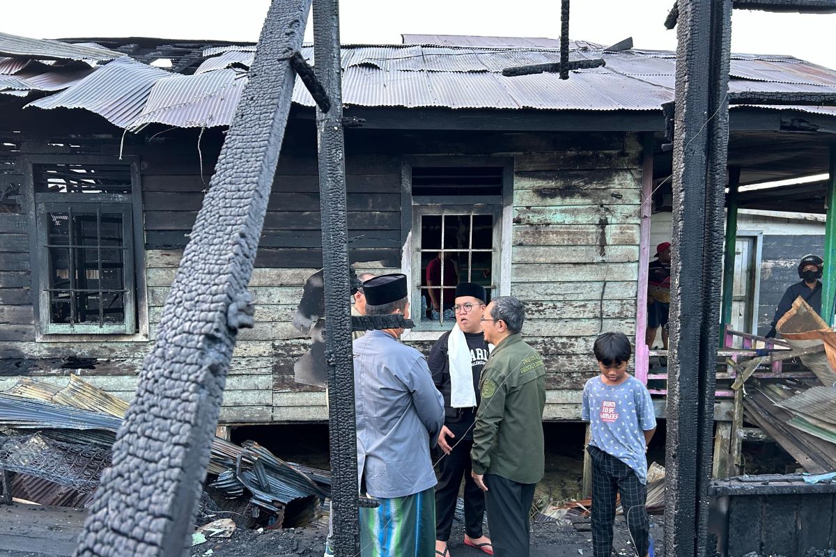 Wabup Rendi Solihin temui  warga korban kebakaran di Kelurahan Timbau