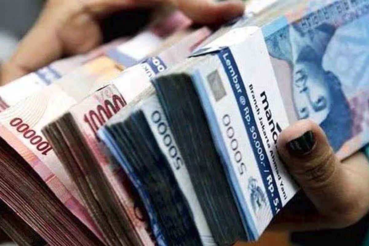 Pakar: Alokasikan sebagian THR untuk tabungan dan investasi 