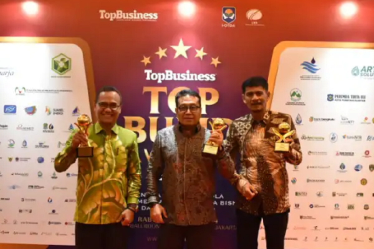 Pamtigo Payakumbuh raih penghargaan Top BUMD Awards