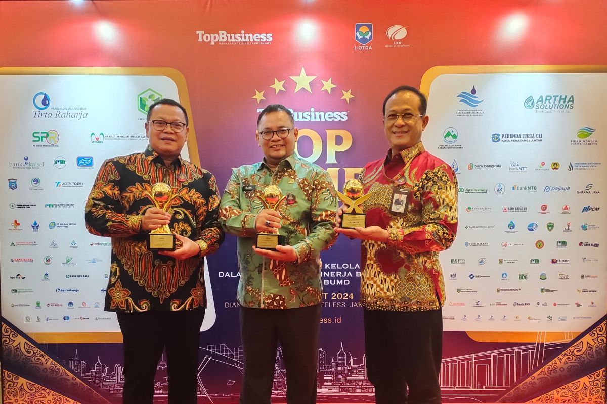 Bank Kalbar pertahankan gelar bergengsi bintang 5 pada Ajang Top BUMD Awards 2024