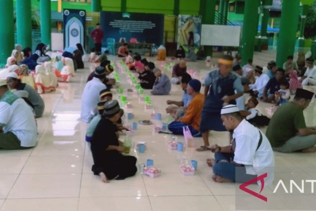 Takmir Masjid Agung Baiturrahman Biak sediakan 180 paket takjil gratis