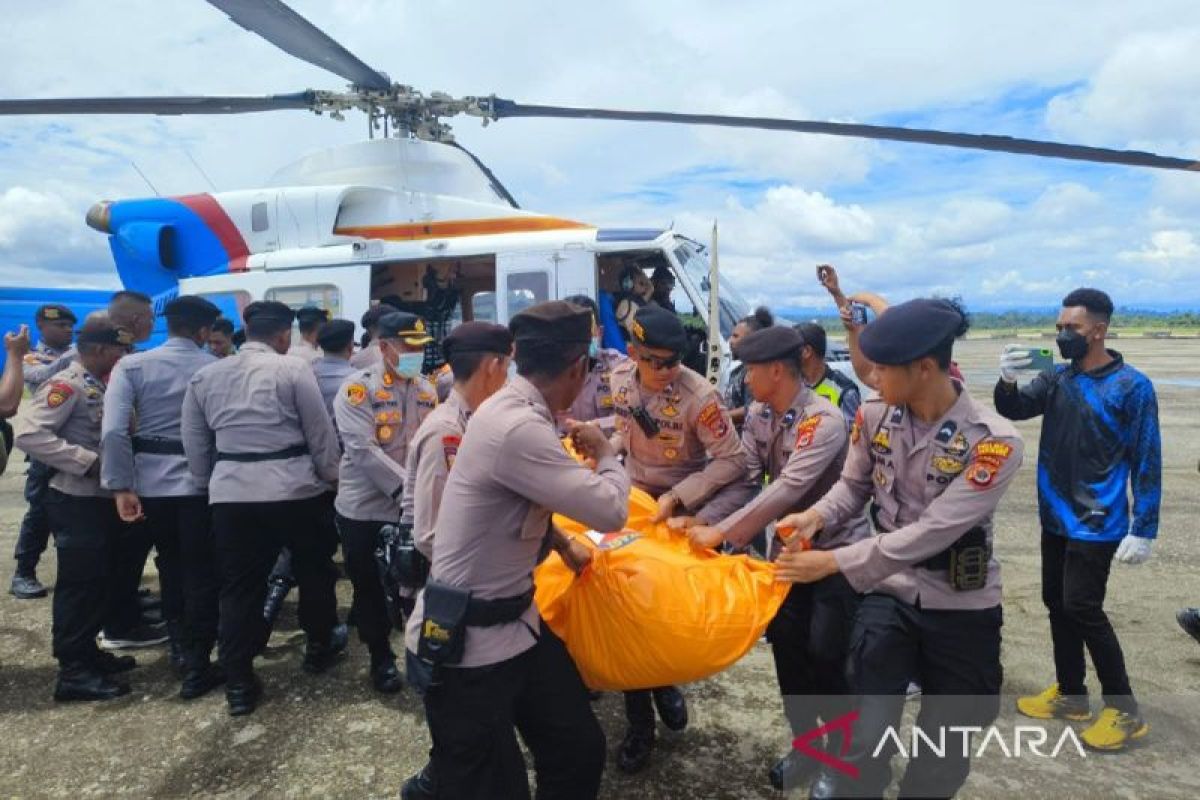 Kapolres : Dua helikopter evakuasi jenazah korban KKB dari Pos Pol 99