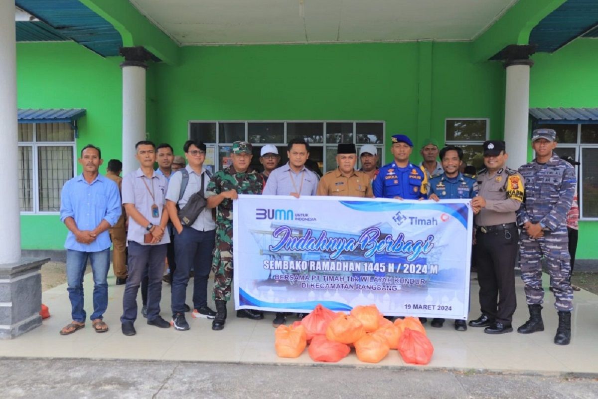 PT Timah salurkan ratusan sembako bantu pangan nelayan Rangsang