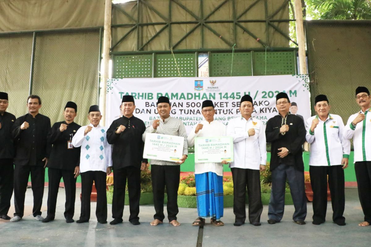 500 kyai di Serang terima bantuan sembako dan uang tunai