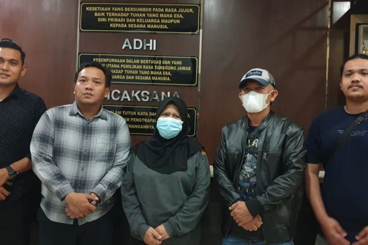 Suami istri lakukan penipu bermodus investasi emas Rp3,7 M