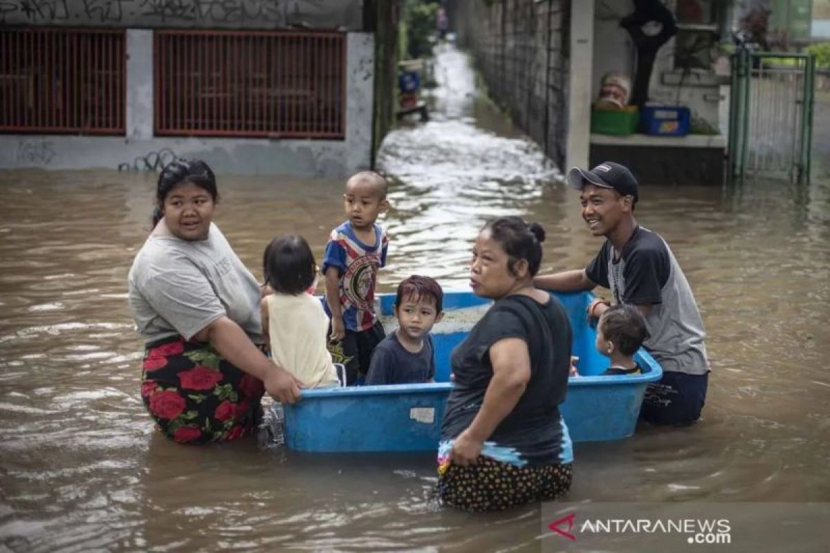 11 ruas jalan Jakarta dilanda banjir pada Jumat pagi