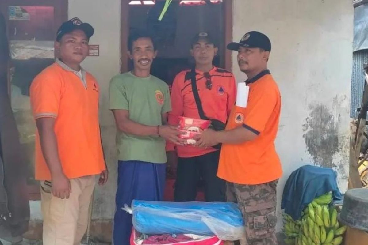 BPBD Probolinggo distribusikan bantuan bagi korban rumah roboh