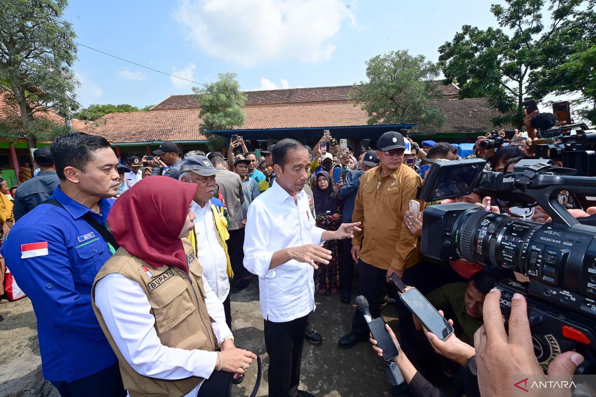Jokowi: Cuaca ekstrem hingga alih fungsi lahan picu banjir di Demak