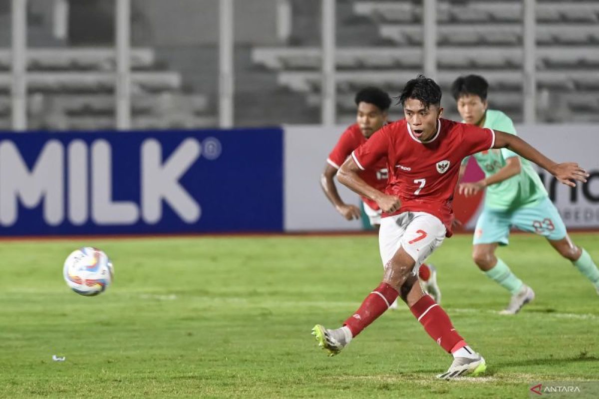 Penalti Figo selamatkan Timnas U-20 saat lawan China