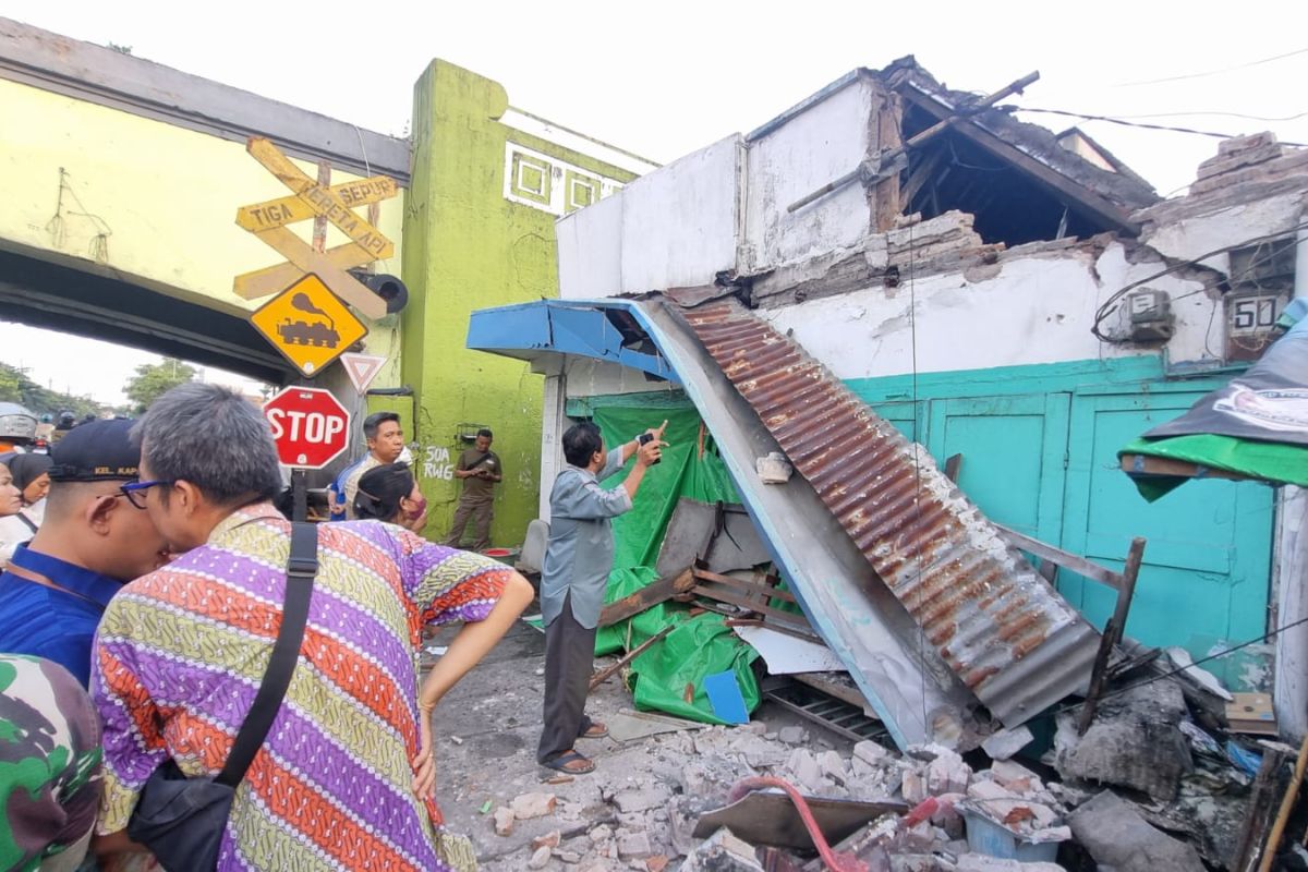 Sejumlah bangunan di Jatim rusak akibat gempa Tuban, berikut daftarnya