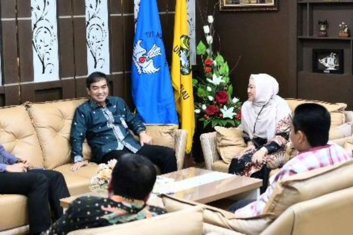 Kantor BI Riau alokasikan beasiswa untuk 75 mahasiswa Unri