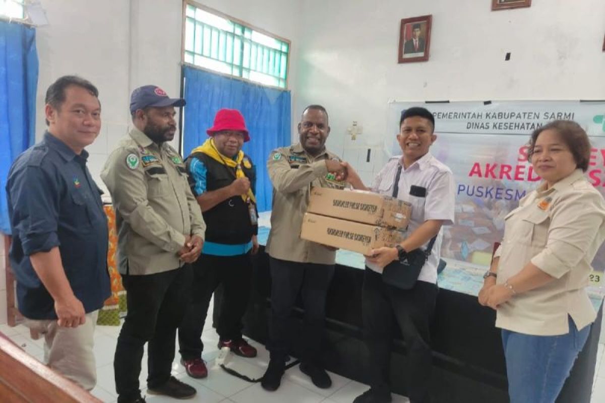 Dinkes Papua berikan bantuan alat kesehatan ke Pemkab Sarmi