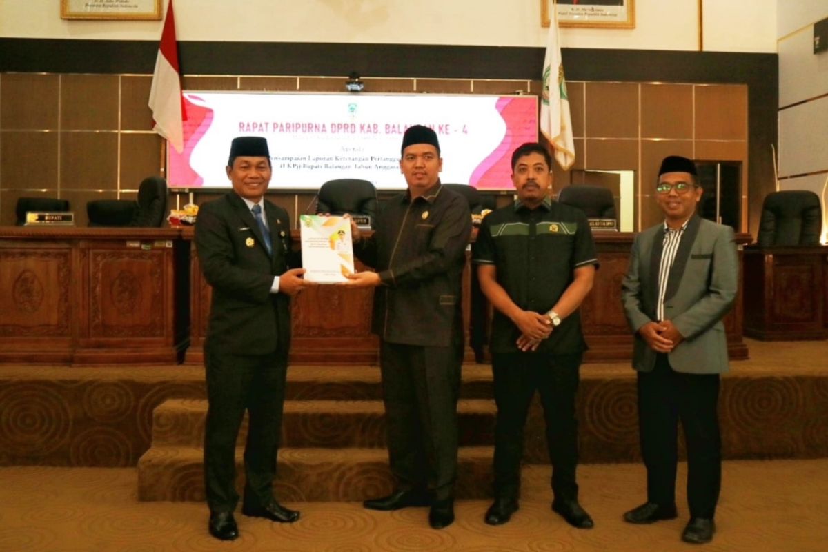 Bupati Balangan sampaikan LKPj anggaran 2023 kepada DPRD