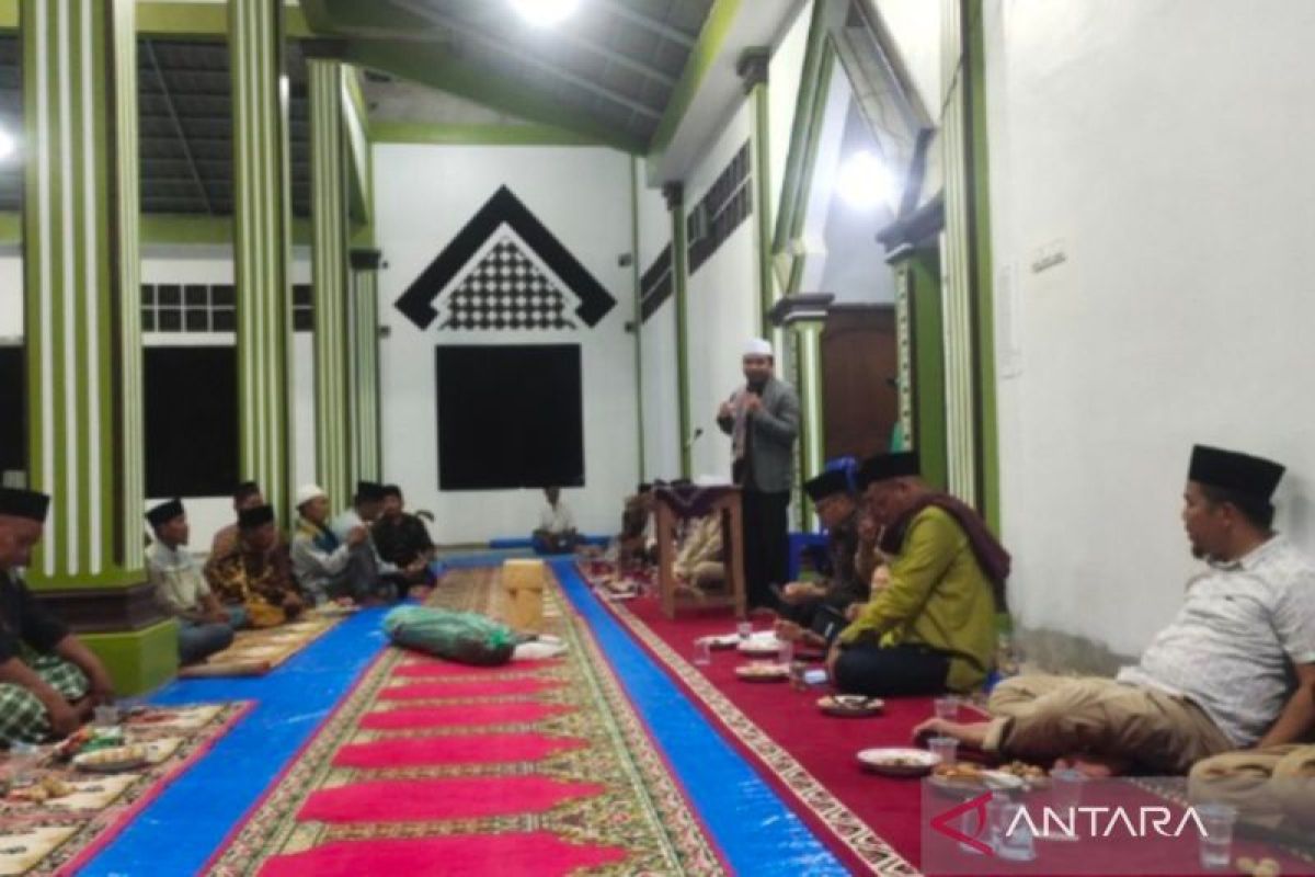 Safari Ramadhan Dharmasraya serap aspirasi di Simalidu, warga minta solusi pupuk langka hingga pelebaran jalan