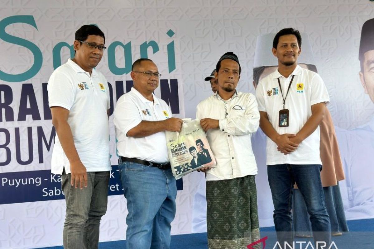 Safari Ramadhan BUMN 2024, PLN berikan 1.000 paket sembako murah ke masyarakat Lombok Tengah