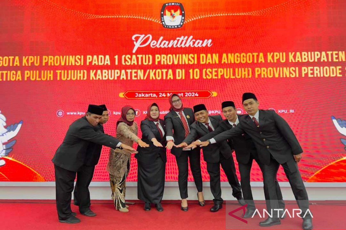 Anggota KPU Tabalong terpilih langsung bekerja siapkan pilkada