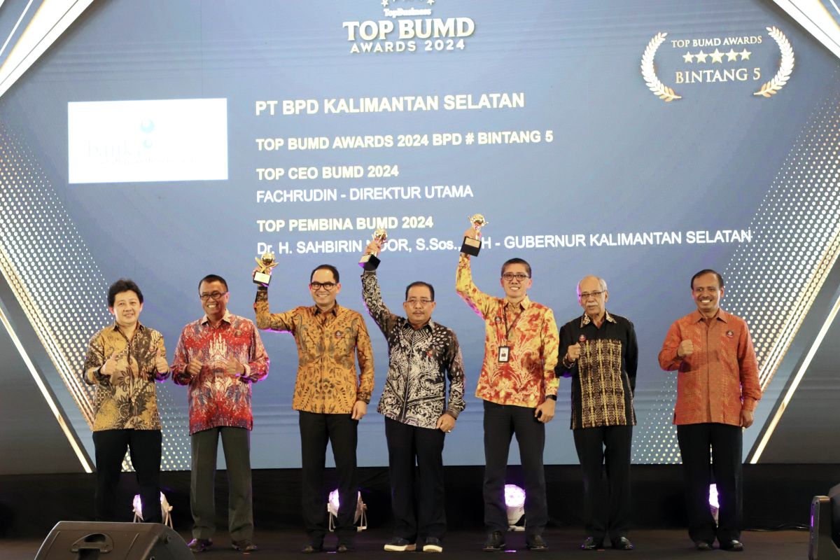 Bank Kalsel boyong tiga penghargaan pada TOP BUMD Awards 2024