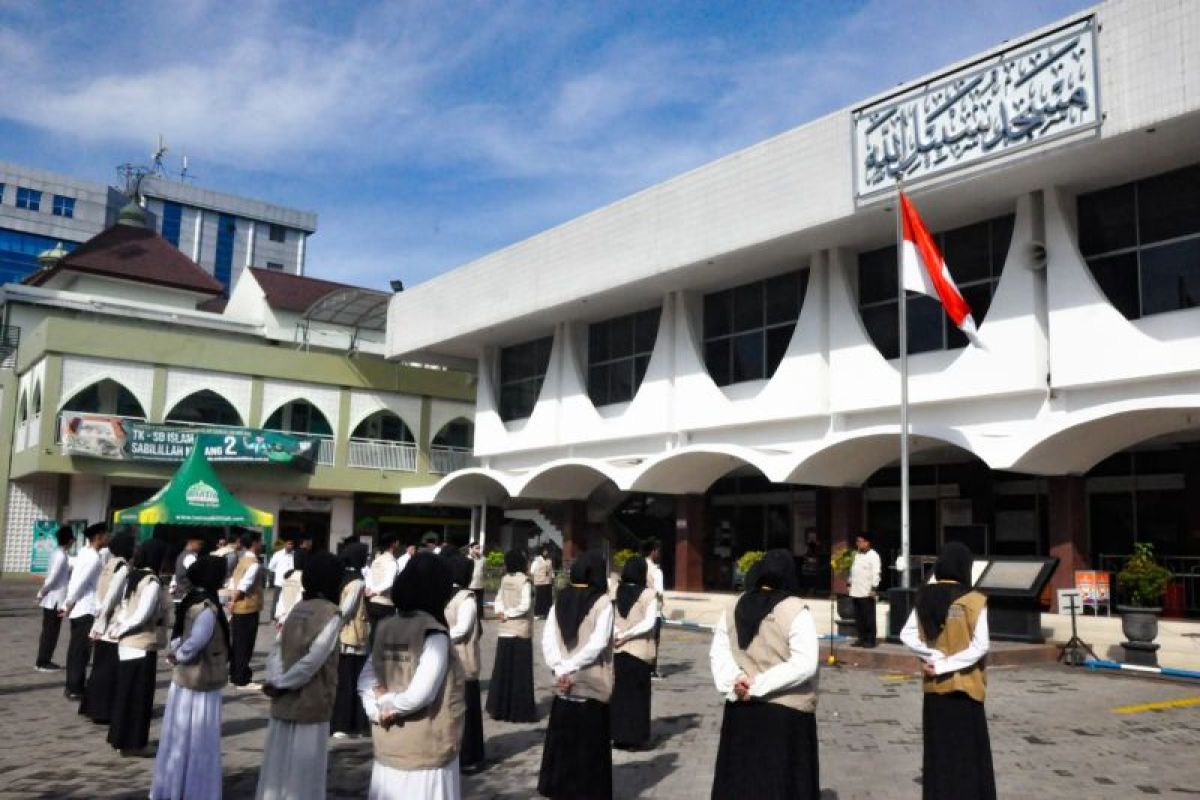 Masjid Sabilllah Malang ingatkan pentingnya pelayanan amil yang prima
