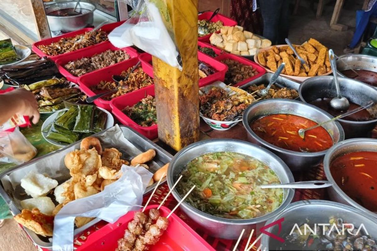 Uji makanan dan minuman untuk perlindungan konsumen di bulan Ramadhan