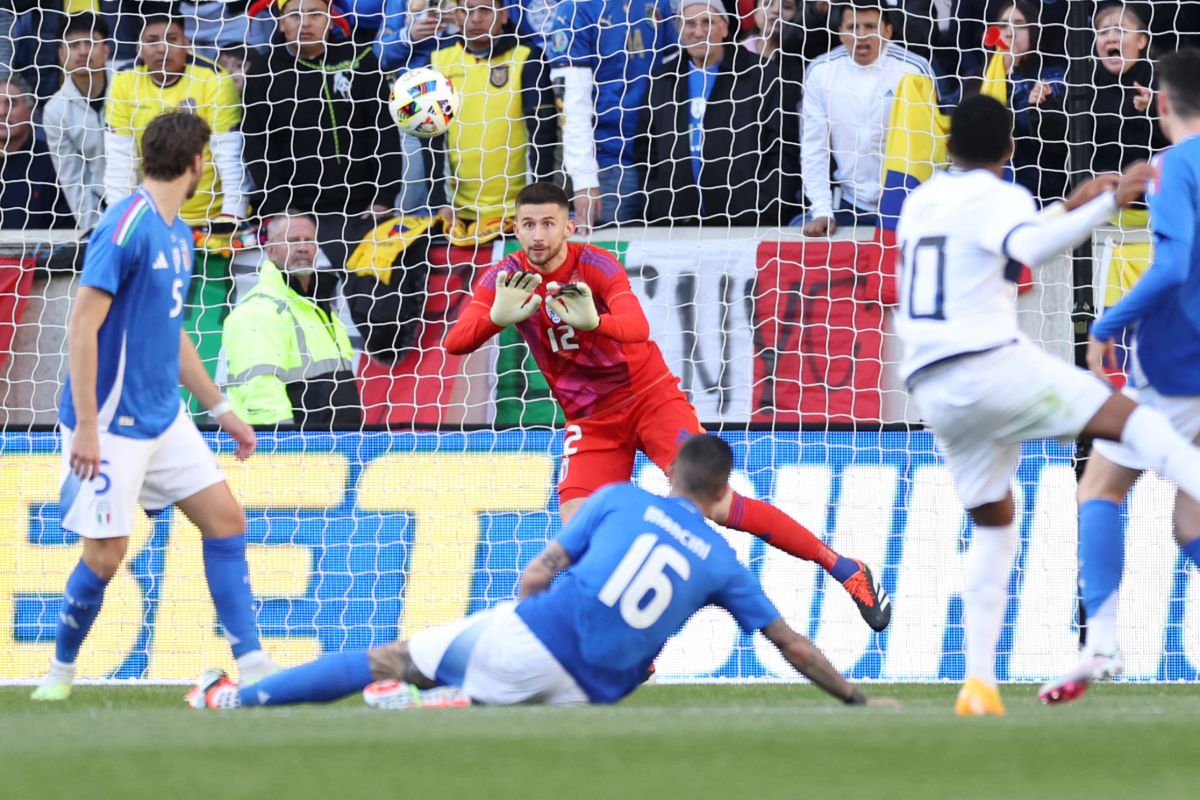 Gol cepat Pellegrini membawa Italia menang 2-0 atas Ekuador