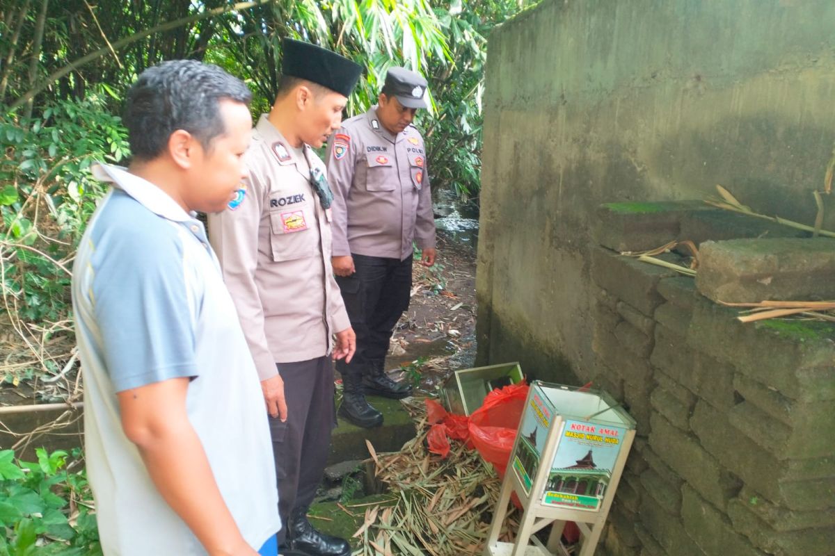 Polisi Blitar usut dugaan pencurian kotak amal