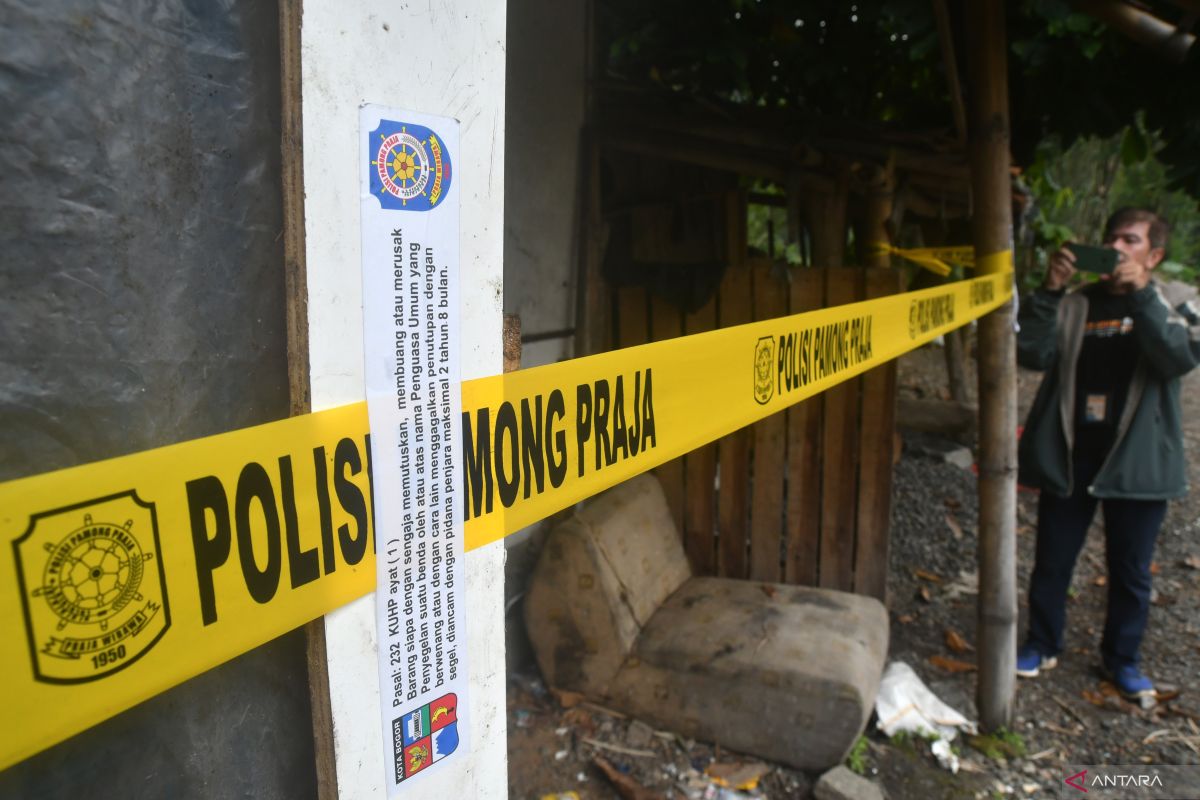 Hasil uji lab sabun penyebab Sungai Ciliwung berbusa keluar April