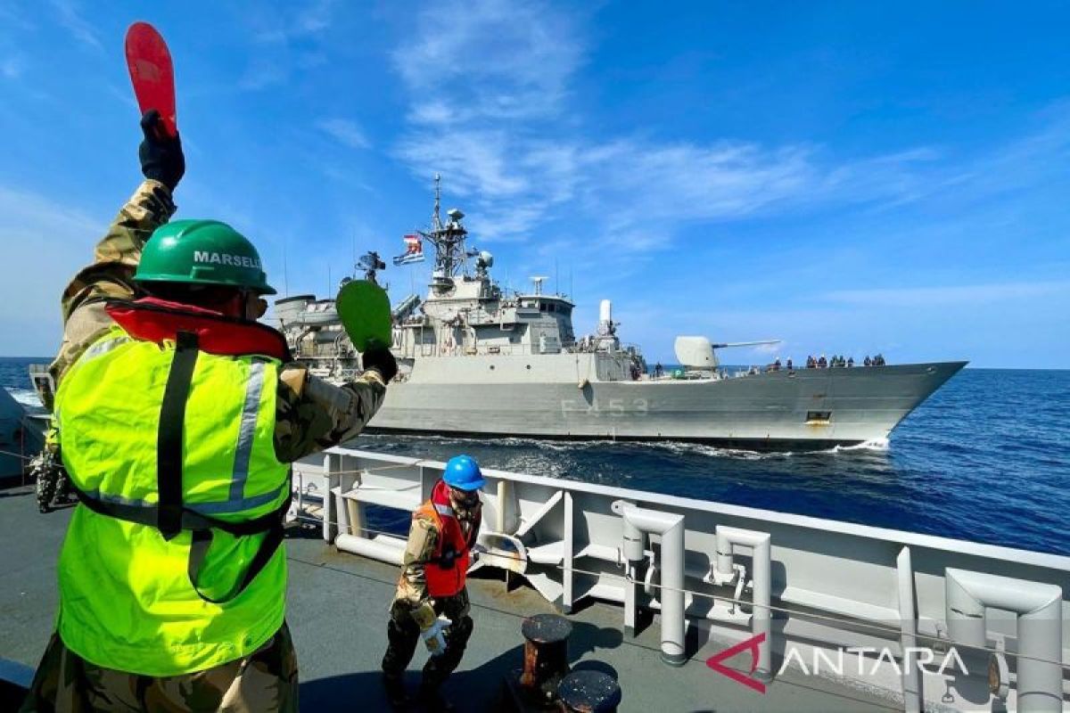 KRI Diponegoro latihan bersama kapal perang Yunani di Laut Mediterania