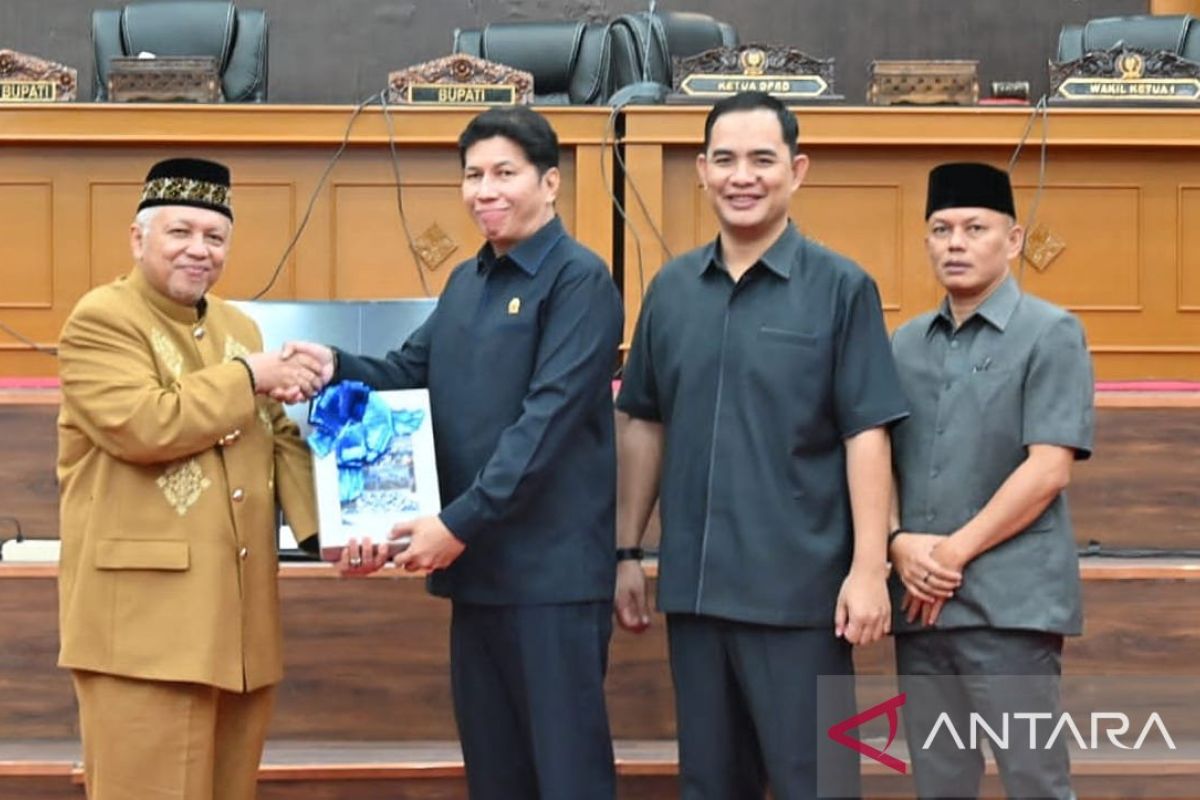 Bupati Bangka Barat sampaikan laporan LKPJ 2023