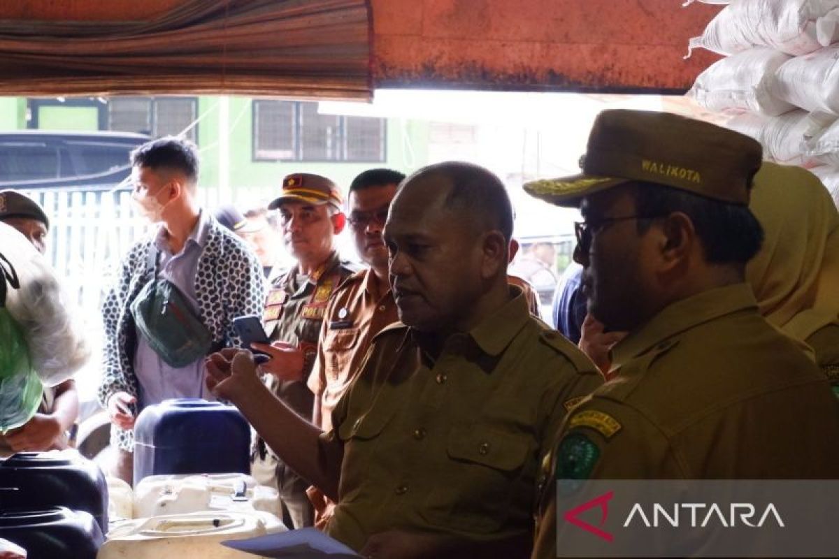 Pj Wali Kota Padangsidimpuan pimpin monitoring harga sembako Ramadhan
