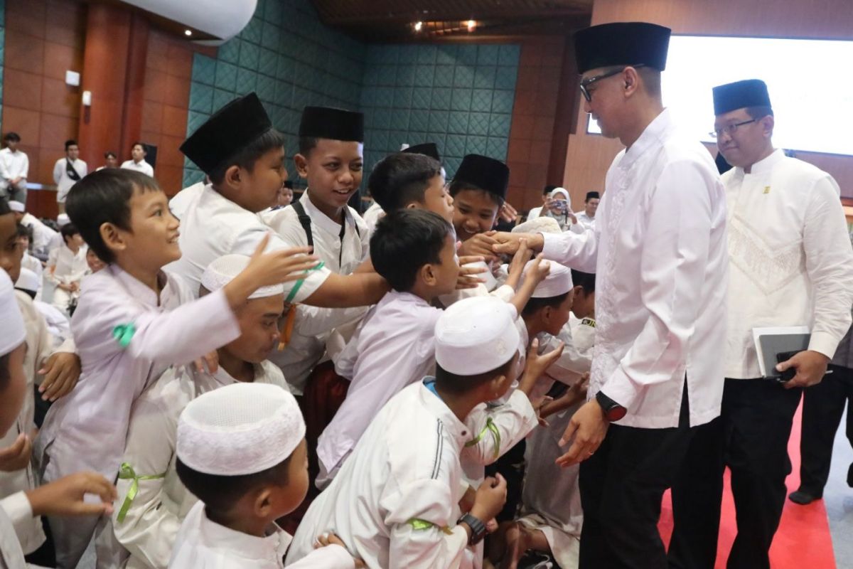 Bulan Ramadan, YBM PLN kembali salurkan bantuan anak Yatim, Dhuafahingga kaum Difabel