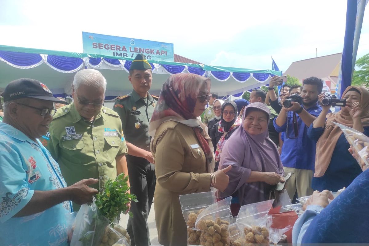 Tekan inflasi, Pemkot Pangkalpinang gandeng Bank Sumsel Babel gelar operasi pasar murah