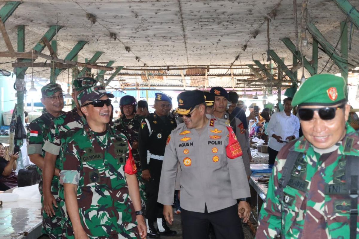 Kapolda Sulteng-Pangdam Mendeka cek lokasi kunker Jokowi di Bangkep