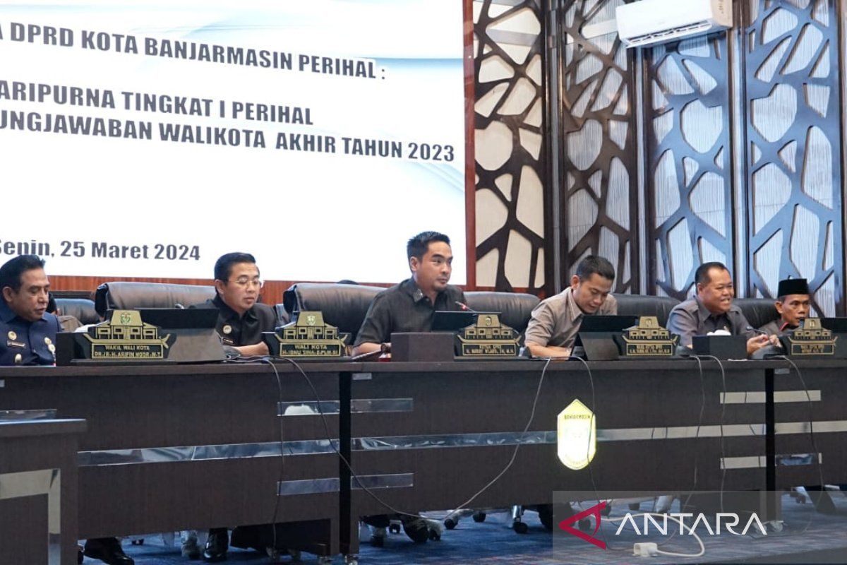 DPRD Banjarmasin terima penyampaian LKPj Wali Kota 2023