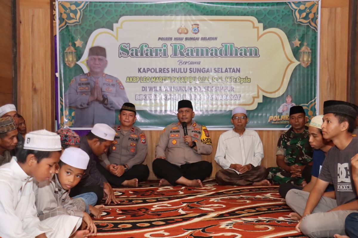 Kapolres HSS dekatkan diri dengan masyarakat melalui Safari Ramadhan