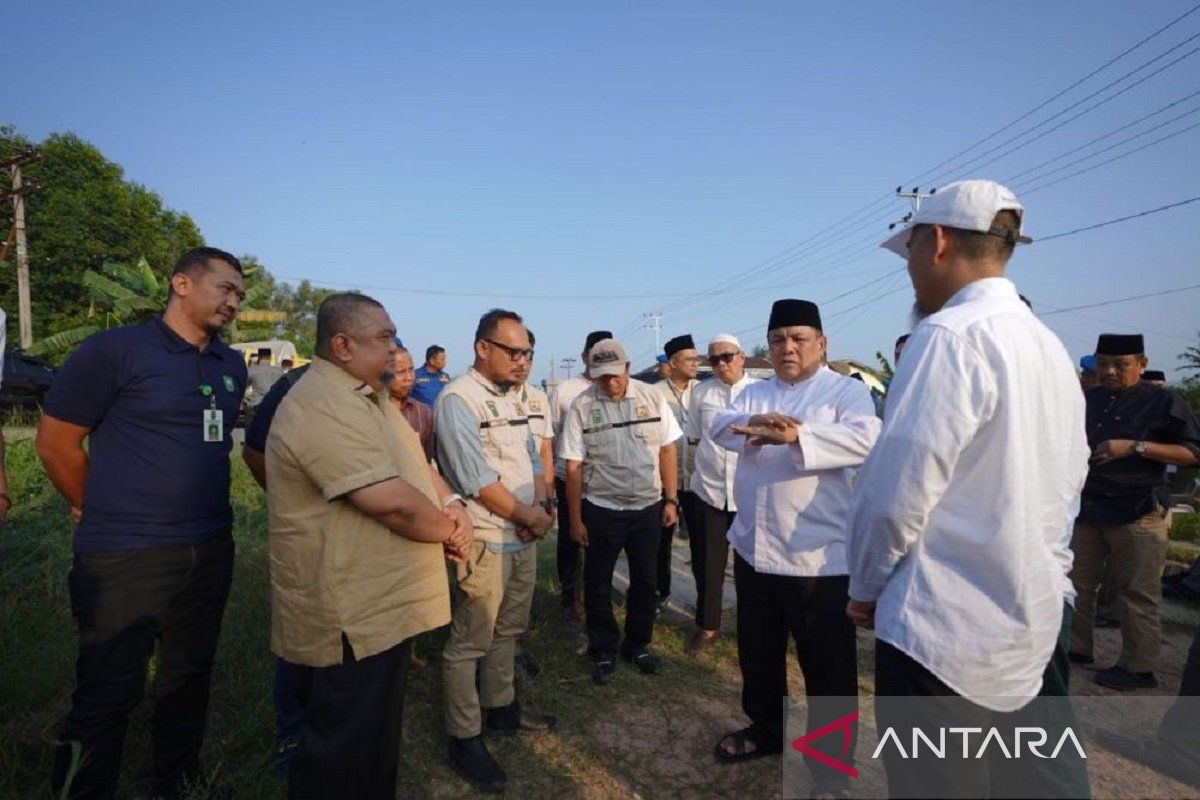 Pj Gubernur Riau tinjau jembatan duplikat Sungai Masjid Kota Dumai
