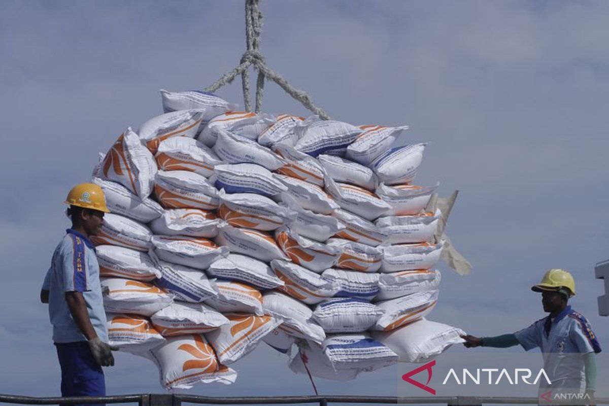 Bulog NTT pastikan stok beras mampu hingga akhir Mei 2024