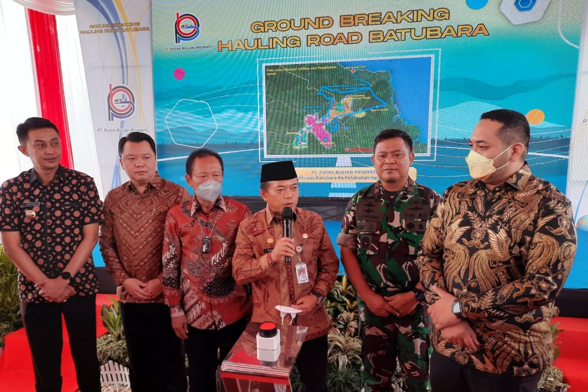 Jalan khusus batu bara 340 km di Jambi terus dikerjakan