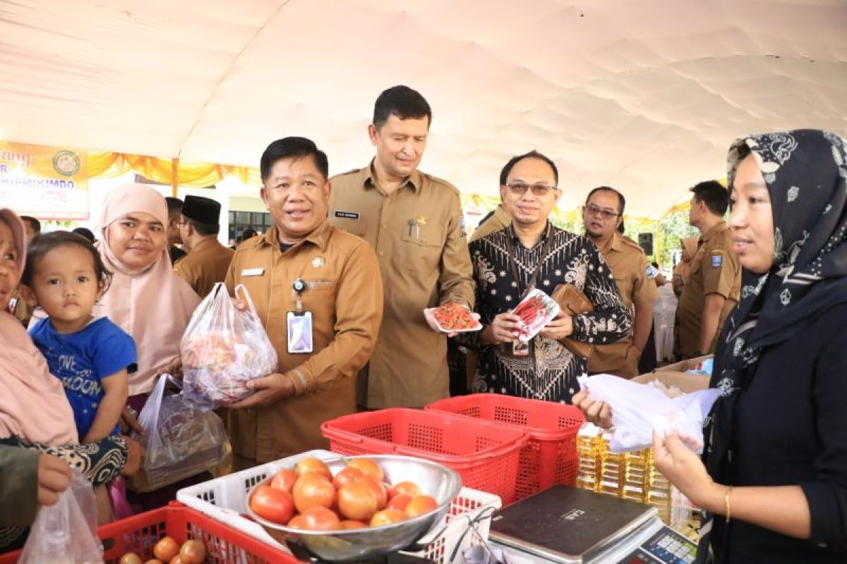 Bantu masyarakat penuhi bahan pokok, Pemkab Serang gelar bazar Ramadhan