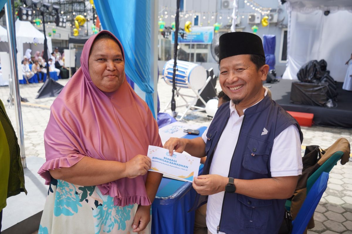 YBM PLN salurkan santunan kepada 1.000 orang fakir miskin di Maluku-Malut