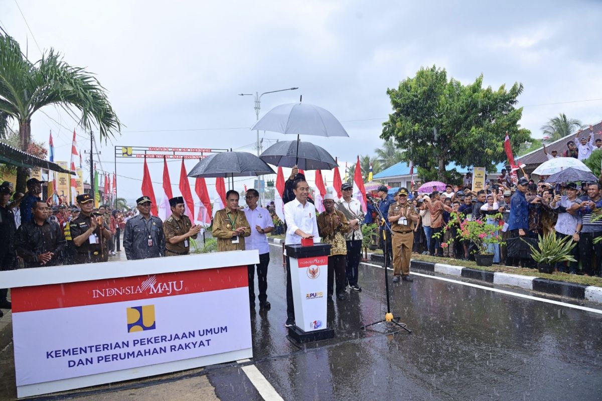 Presiden Jokowi resmikan pelaksanaan Inpres Jalan Daerah di Sulteng