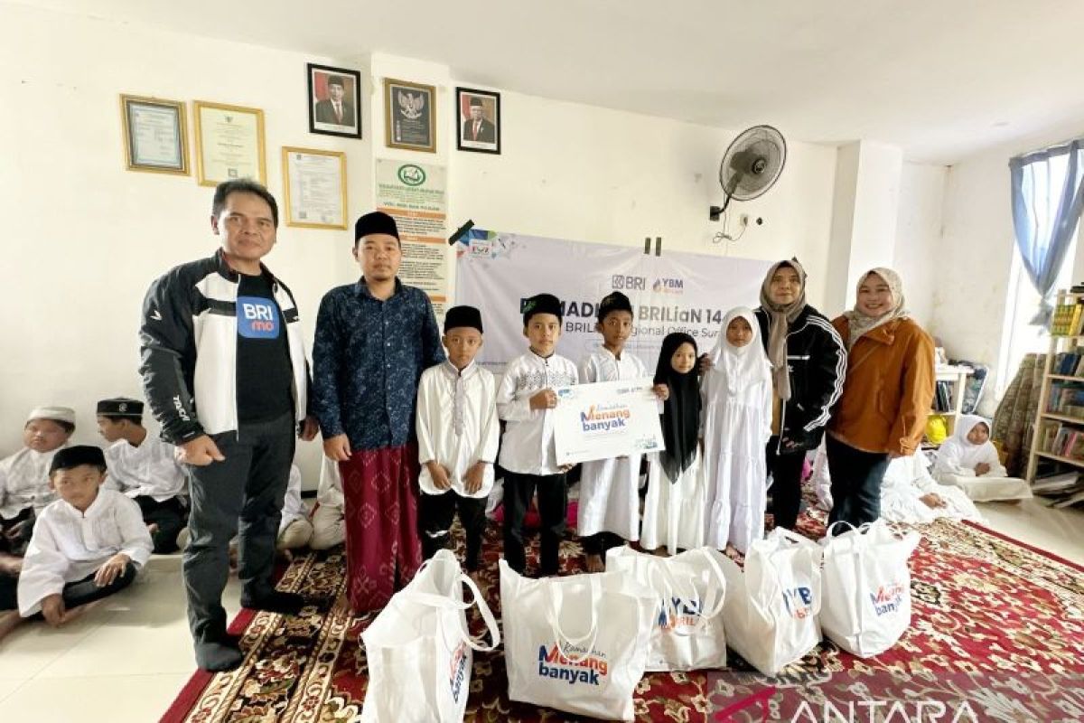 Gelar Safari Ramadhan, BRI Surabaya bagi-bagi paket sembako