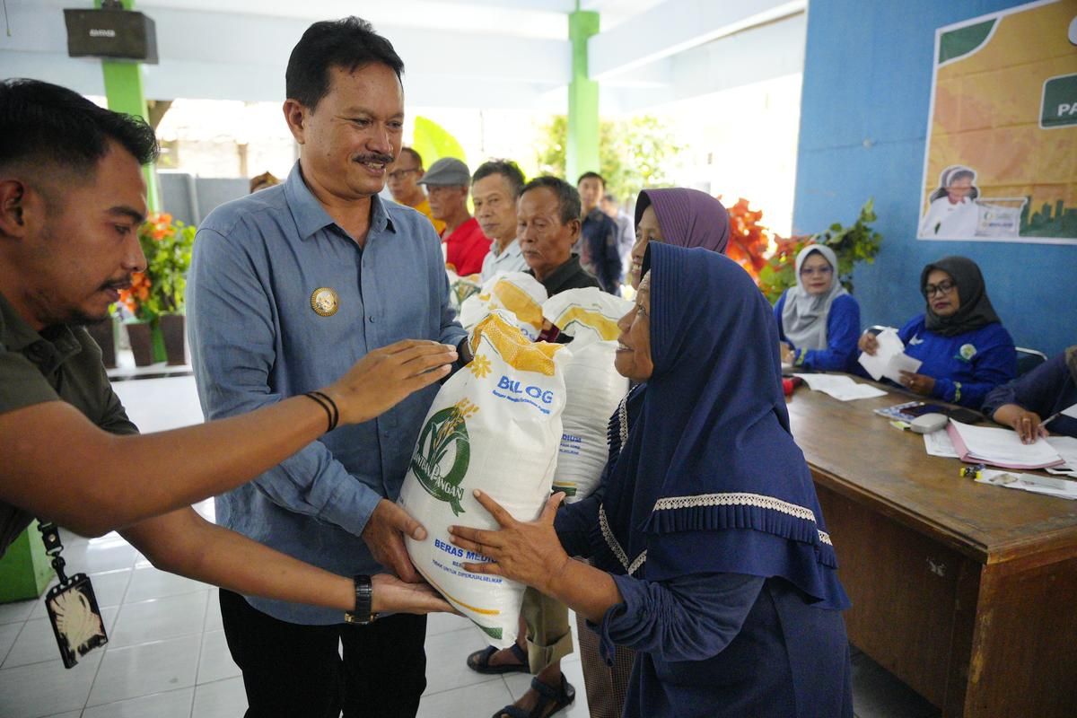 Pemkot Madiun salurkan bantuan pangan untuk 10.225 KPM sasaran