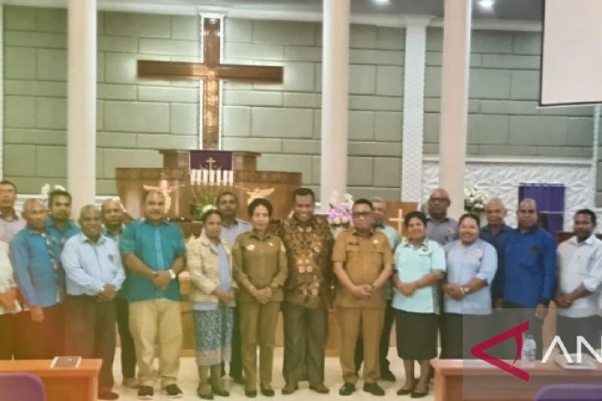 Pj Bupati Biak Numfor minta gereja bantu pemerintah atasi stunting