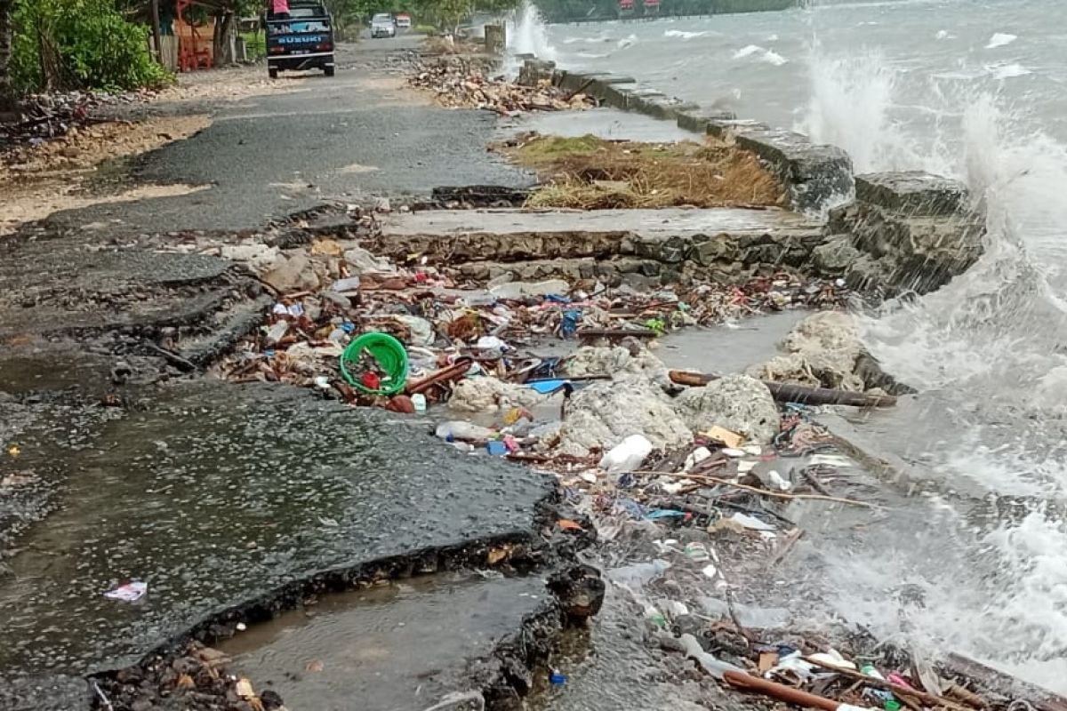 Pemprov Maluku anggarkan Rp12,7 miliar perbaiki jalan rusak di Hitu