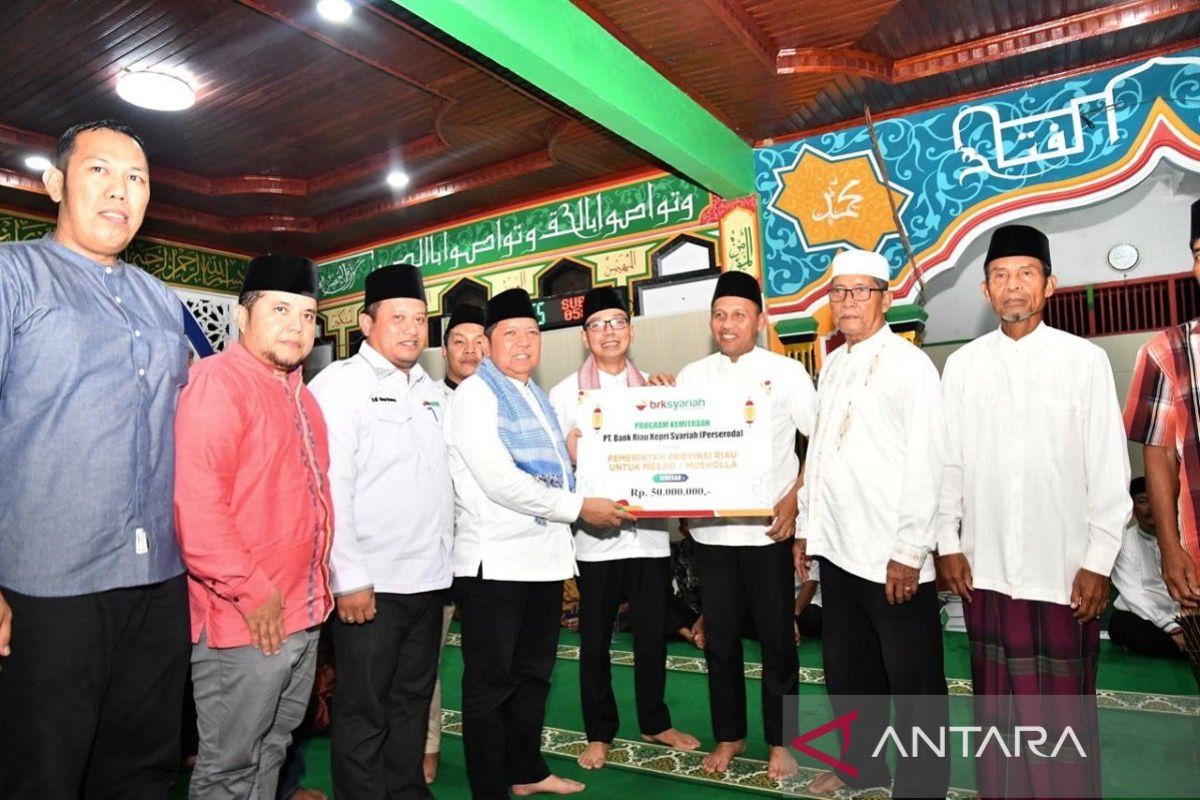 Masjid Al Fatah Kuansing terima bantuan BRK Syariah